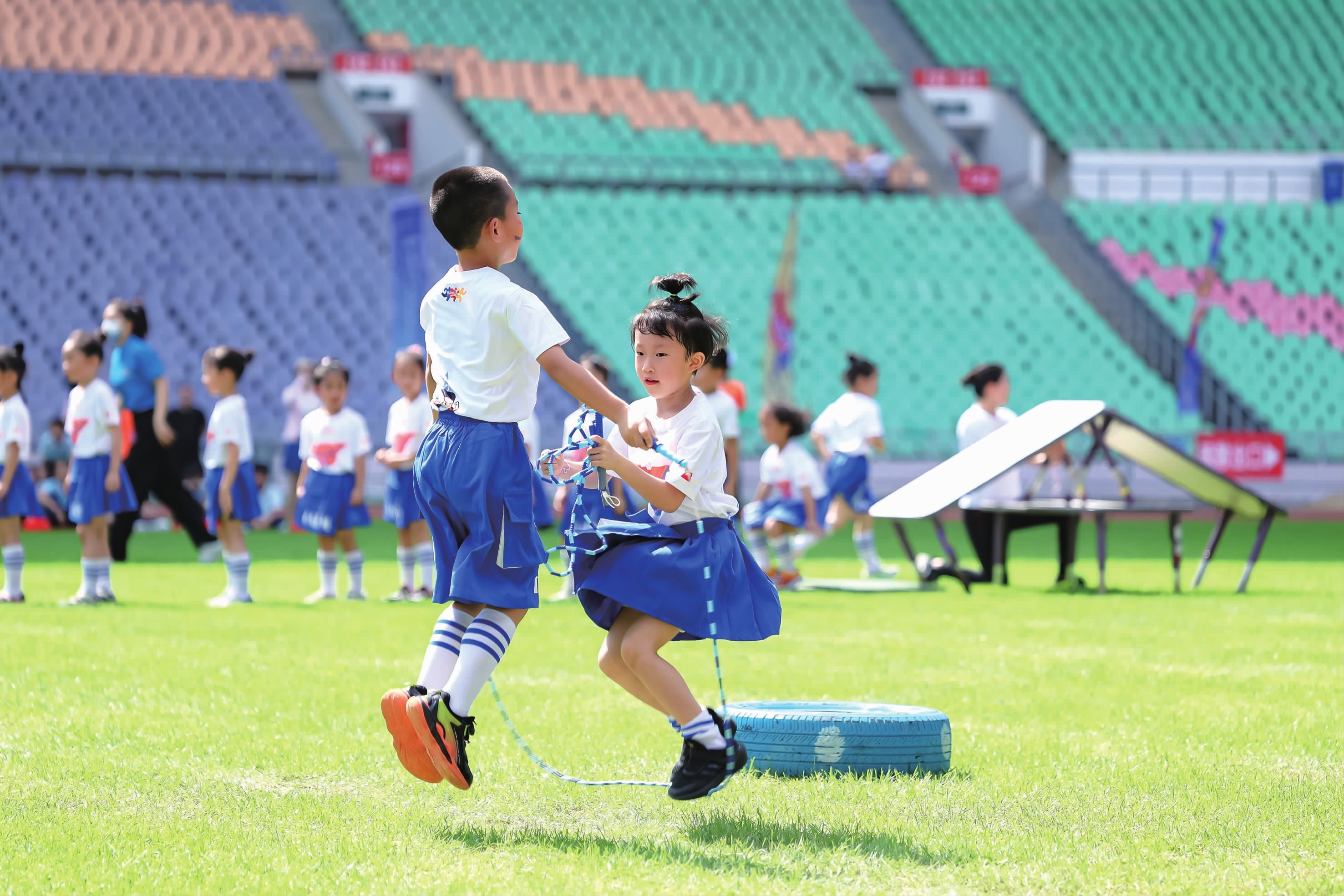 埃默松：我并不怀念在米兰的日子；那儿的人聊我比聊C罗还多